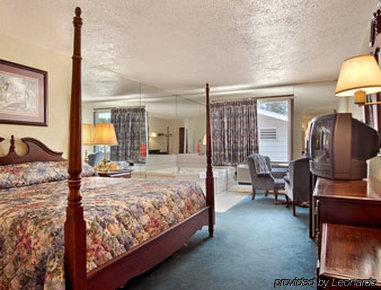 Hotel Super 8 By Wyndham Sturgeon Bay Pokoj fotografie